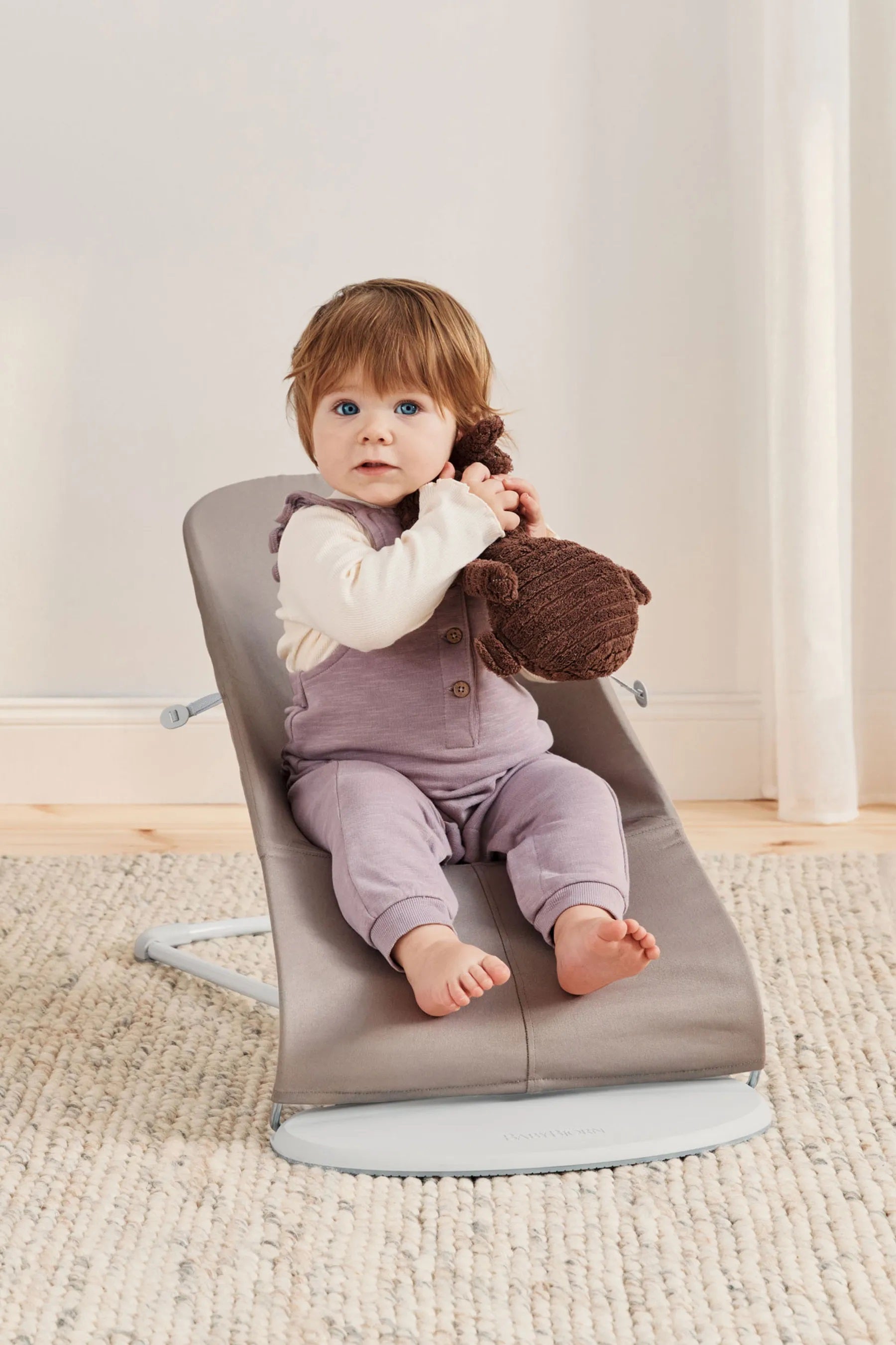Bouncer Bliss Woven Petal Quilt Sand Gry – additional view 3